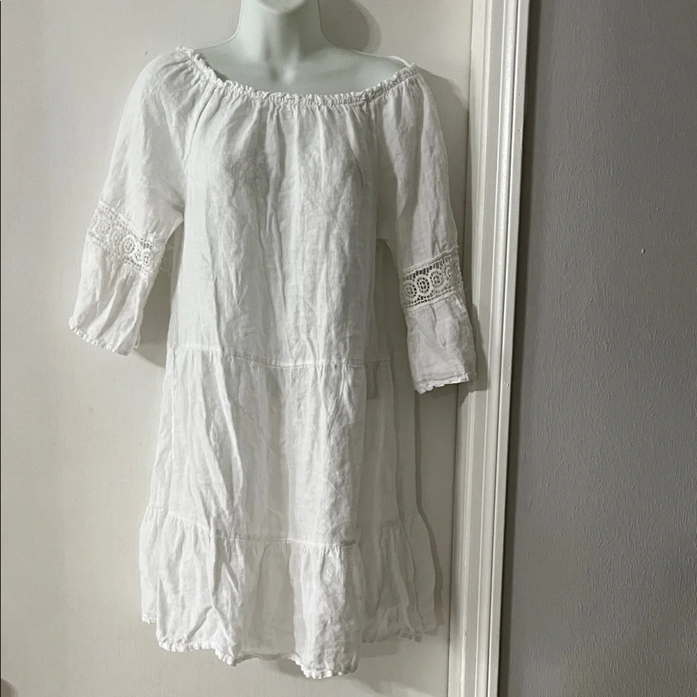 Elegant White Lace Detail dress - Picture 2 of 8